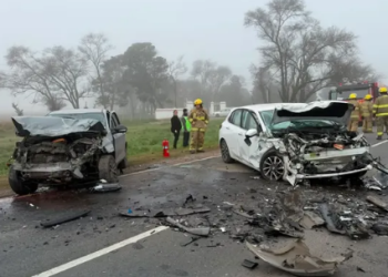 Accidente en Ana Zumarán: dos heridos tras chocar de frente los automóviles