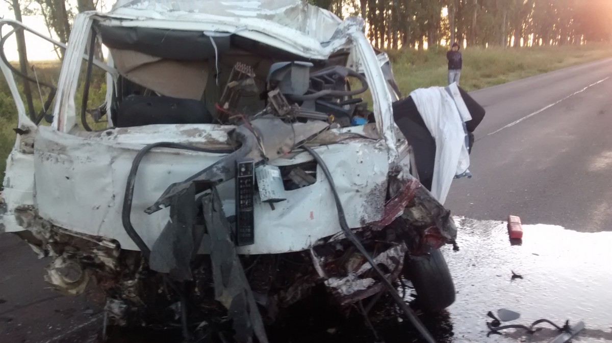 Mueren dos jóvenes en choque frontal sobre Ruta 9
