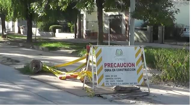 Reclamo de vecina de calle Mendoza al 600 por obra inconclusa iniciada en Agosto de 2015
