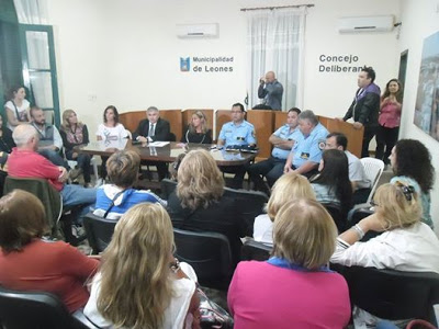 Seis allanamientos en Leones, con el secuestro de televisores y un ciclomotor y la detención de 10 personas