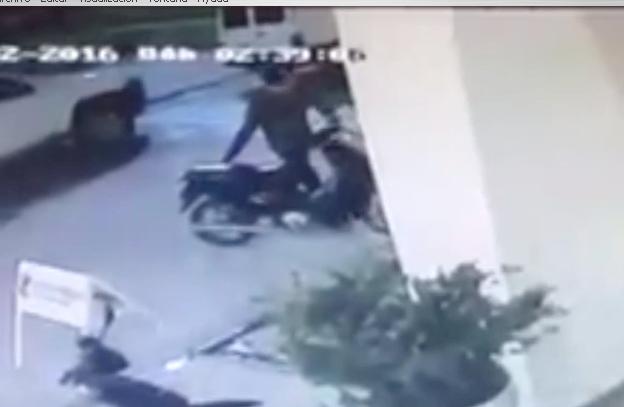 Allanamiento en vivienda de joven de 18 años  con el secuestro de prendas de vestir que fueron utilizadas en el robo de una moto que fue filmado