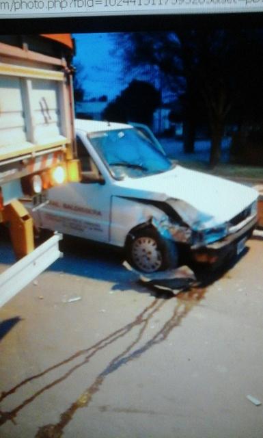 General Baldissera: robaron un auto y el joven delincuente al escapar chocó de frente contra un camión