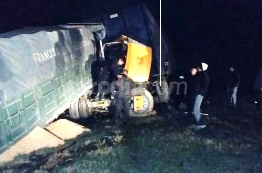 Choque entre dos camiones en la autopista a la altura de Cañada de Gómez