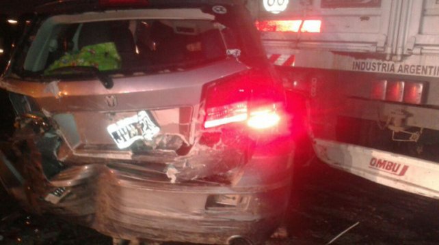 Accidente en la autopista Rosario- Santa Fe en Maciel con siete vehículos involucrados y dos personas fallecidas