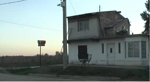 Los propietarios venían a Inriville una vez por mes, siempre en un vehículo distinto. Manejaban un nivel diferente al que tenían cuando vivían en el pueblo”