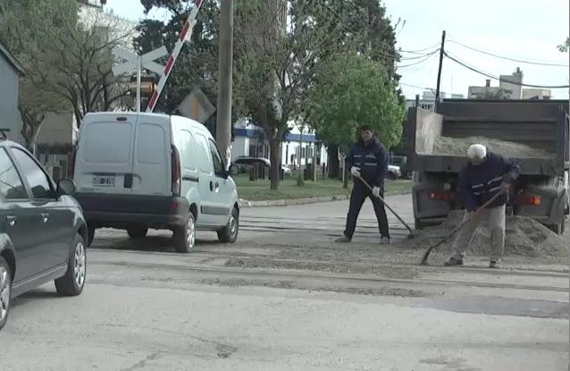 Nuevos arreglos en el  paso a nivel de calle Perú