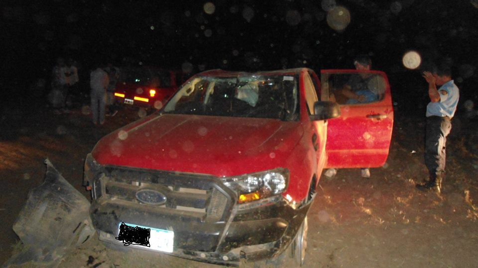 Vuelco de una pick up de Las Rosas sobre ruta 12 norte  camino a Saira