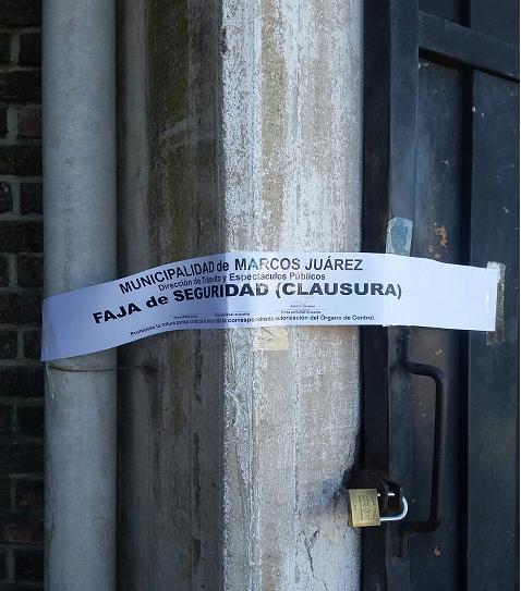 Clausura del taller mecánico donde el fin de semana se realizó una fiesta privada