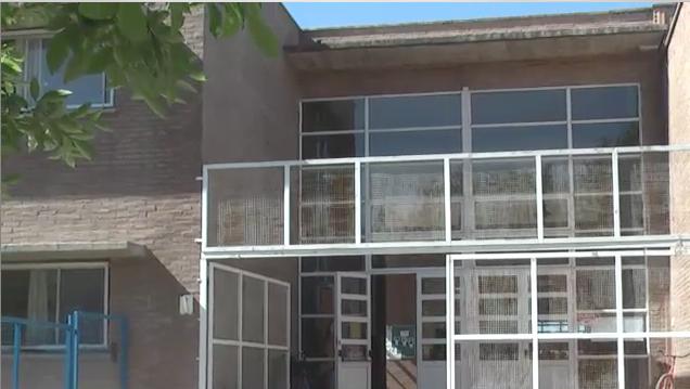 Robo de un LCD de un aula del IPEM 277