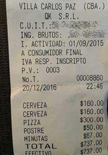Con un ticket, escracharon a una pizzería de Villa Carlos Paz por sus precios