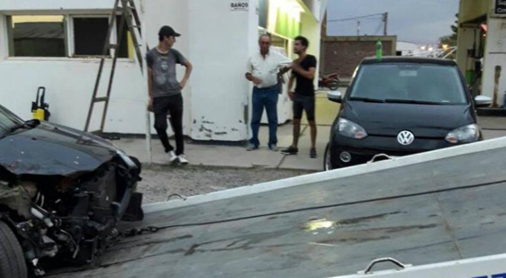 Nicolás Cabré y Mercedes Oviedo quedaron varados en San Marcos Sud tras un choque