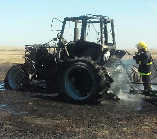 Incendio de un tractor que se encontraba sembrando  afectando 70 hectáreas