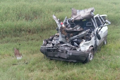 Despistó un automóvil en autopista en Bell Ville, chocó contra guardarrail y su conductor falleció