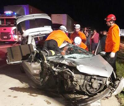 Automovilista de Marcos Juárez impactó en la parte trasera de un camión en el km. 440 de autopista