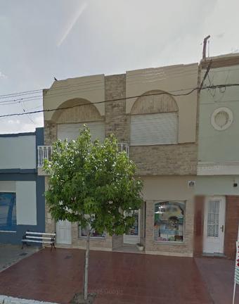 Dejaron olvidada una cartera en un banco de calle Alem al 300