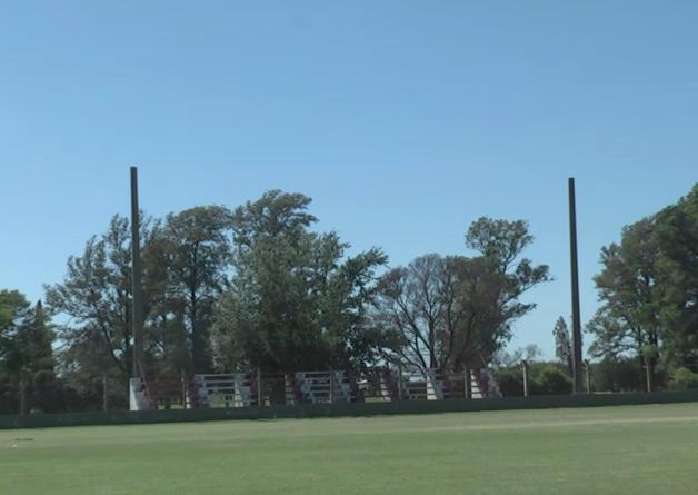 Iluminación para la cancha de fútbol del Club Argentino