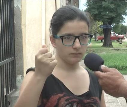 Arrebato de un celular a una chica que caminaba en la Plaza Perón