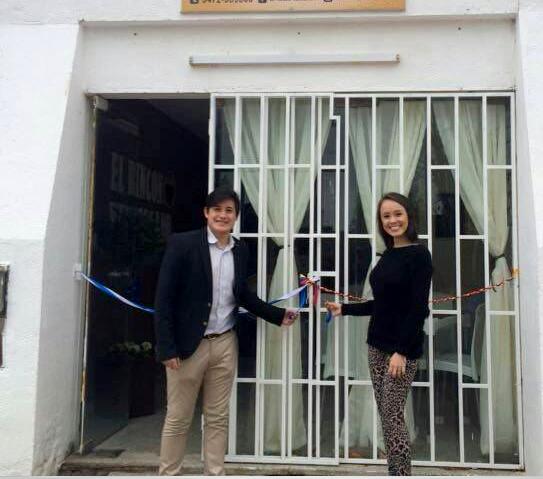 Una pareja venezolana que llegó a Marcos Juárez hace cuatro meses, inauguró una rotisería