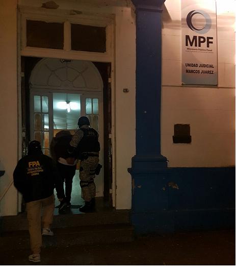 Monte Buey: operativo positivo por drogas en la vivienda de un albañil