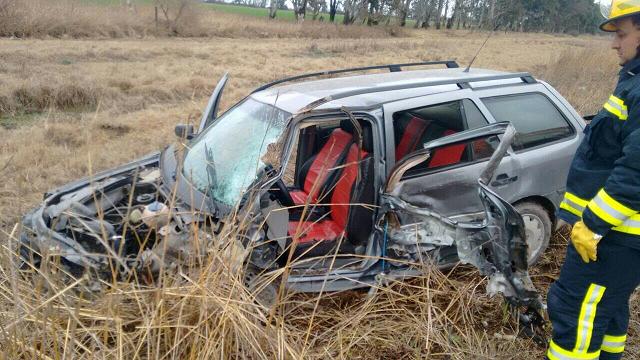 Leones: Choque entre un automóvil y un camión en ruta 9