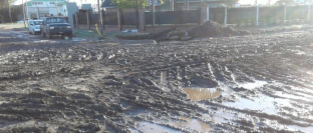 La odisea de salir del barrio El Panal luego de la lluvia y las obras