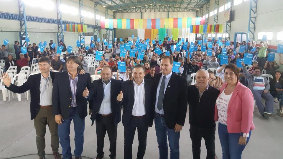 En un acto en el club El Panal finalmente se hizo entrega de los certificados de posesión al Plan Lo Tengo a 183 familias