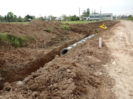 Obra de desagüe en calle Antártida Argentina y prueba piloto de impermeabilización en calle Libertad