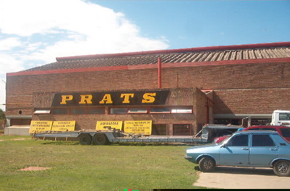 Anticipo .- Policía trabaja en la firma Radiadores Prats, aparentemente por un hecho de robo