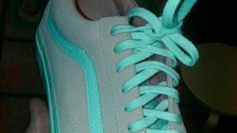¿De qué color ves la zapatilla? La foto que se volvió viral