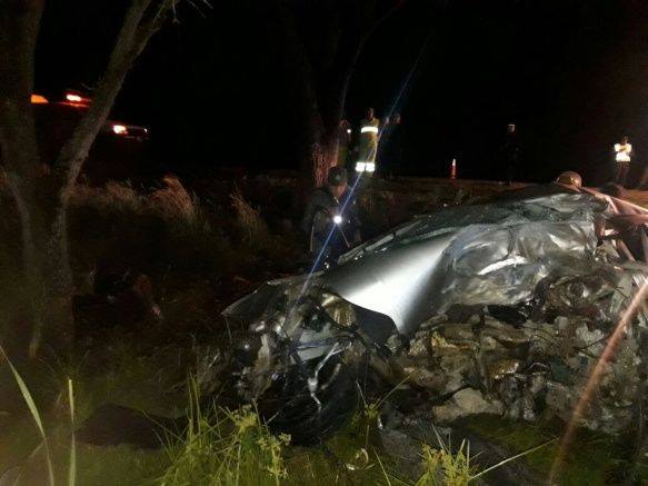 Maggiolo: Falleció una mujer de Arias al chocar con su auto contra un árbol