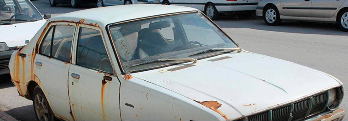 Se olvidó donde dejó estacionado el auto y lo encontró 20 años después