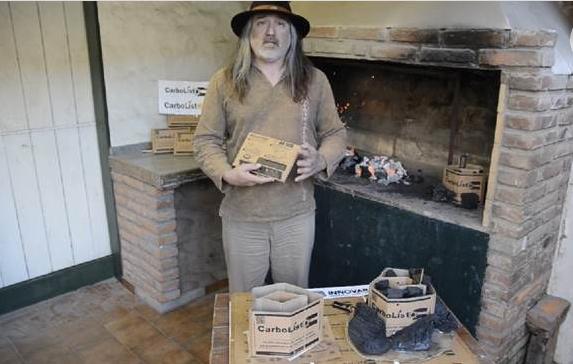 Es jubilado, ganó en el programa «Los 8 escalones» y creó un producto para encender fácil el fuego del asado