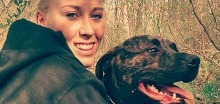 Una joven fue devorada por sus dos perros mientras paseaba en un bosque