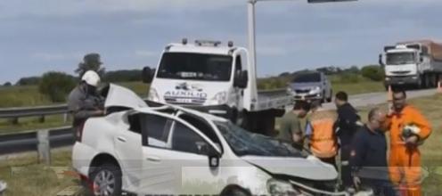 Despiste y vuelco de un automóvil en autopista en Monte Leña con una persona fallecida