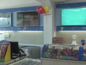La cajera encontró el dinero, lo guardó y después a través de las cámaras se logró corroborar a quien pertenecía”