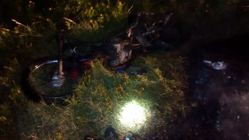 Choque entre moto y camión en ruta 9 en General Roca con el incendio de la motocicleta