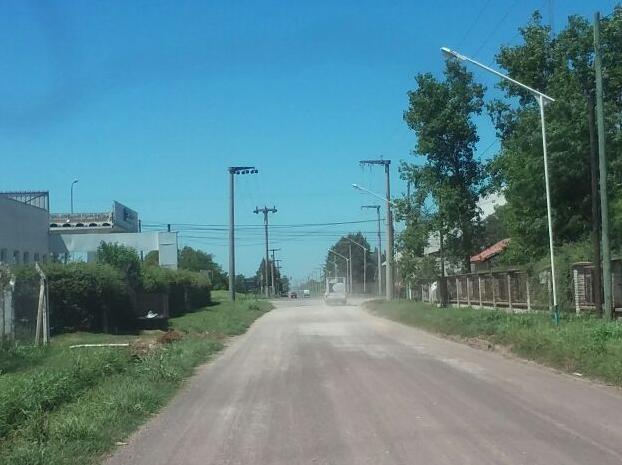 Abundante tierra y polvareda en calle Los Piamonteses y ruta 9