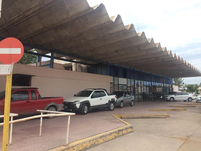 La vieja terminal de ómnibus abandonada y convertida en depósito de vehículos siniestrados