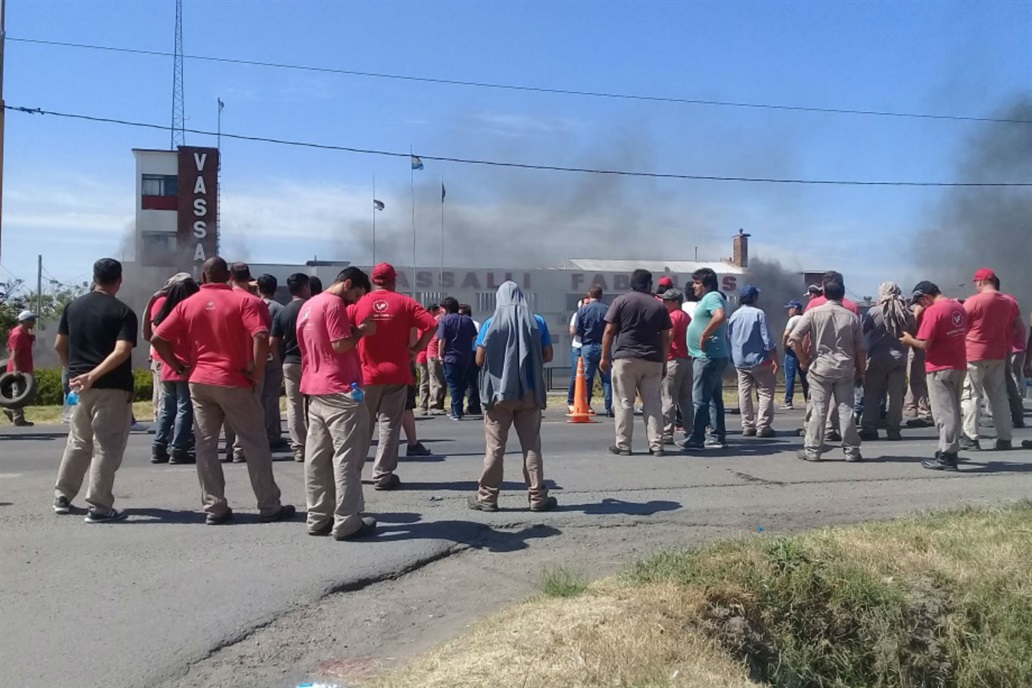 Conflicto laboral con la fábrica Vassalli en Firmat