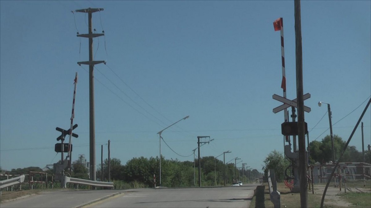 Inconvenientes con la barrera automática de Los Piamonteses  y vías férreas
