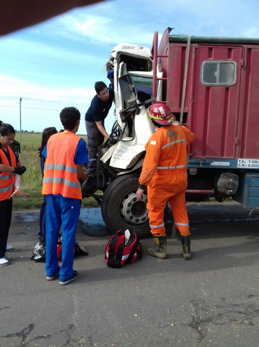 Triple choque en cadena en ruta 13 involucrado un camionero de Marcos Juarez