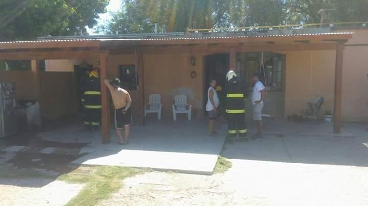 Incendio de una vivienda en Saavedra y General Roca