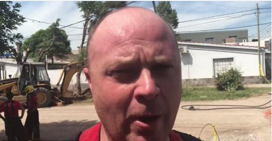 Retroexcavadora que realizaba trabajos en calle Ceballos ocasionó rotura de caño de gas