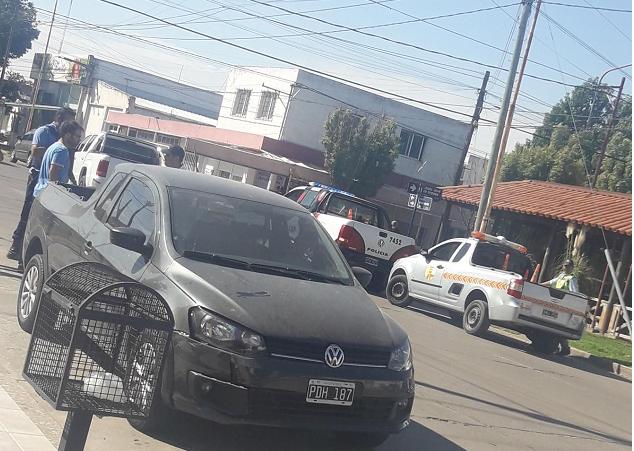 Choque entre auto y moto en Avellaneda y Urquiza