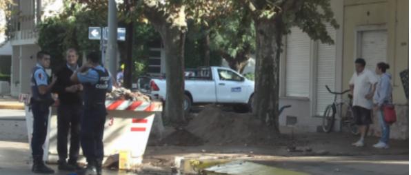 Rotura de caño de gas e incendio en calle Sáenz Peña al 800