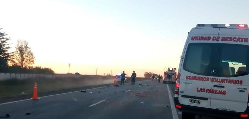 Dos personas fallecidas en un accidente entre dos motos sobre ruta 178 en Las Parejas