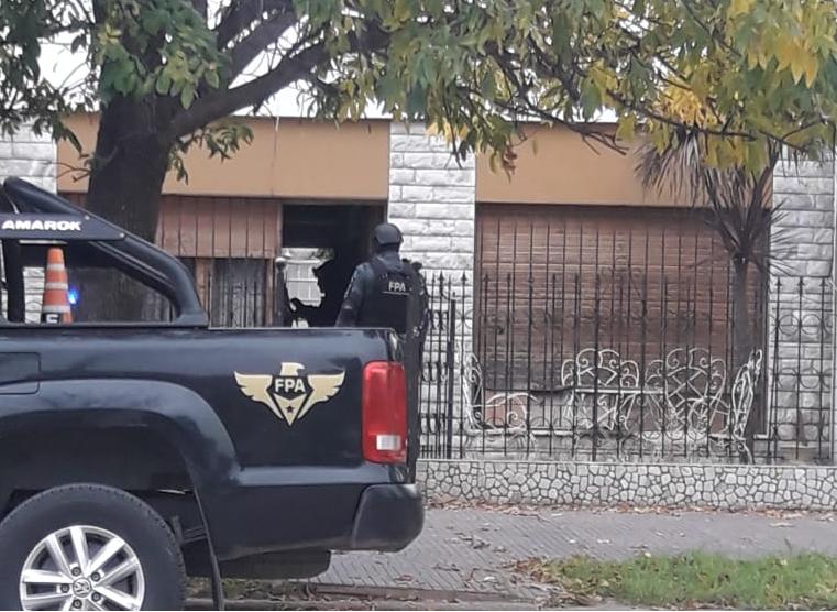 Operativo de FPA en vivienda de Rosario de Santa Fe y Lardizàbal