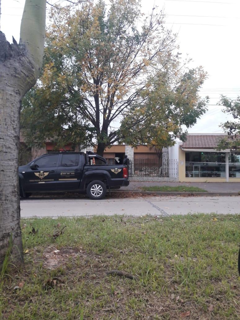 Policìa localizó una bolsa con 21 envoltorios de picadura de marihuana en inmediaciones de la vivienda donde se realizó operativo de FPA