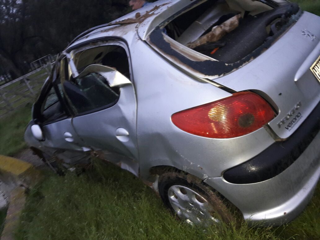 Vuelco de un automóvil en ruta 12 en Inriville con un joven derivado al Hospital de Marcos Juàrez