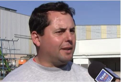 Incendio de rollos de fardos en la parte trasera del INTA